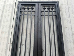 Puerta Frente Antigua De Hierro Cod.13778 en internet