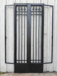 Puerta Frente Antigua De Hierro Cod.13778 - Aberturas Recicladas