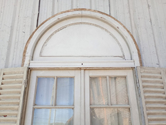 Ventana De Madera Cedro Con Celosias Cod.12504 Chapasusadas - Aberturas Recicladas