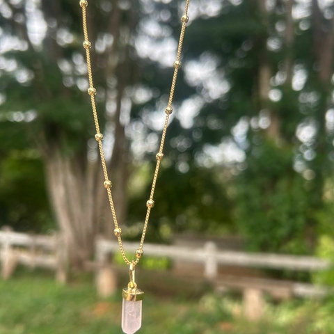 Pingente Quartzo Rosa Lapidado Dourado