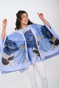 Imagen de Ruana Gamuza Celeste