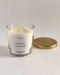 Vela Coconut Lemonade Clássica 180g - comprar online