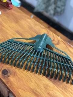 BARRE HOJAS PLÁSTICO ECONOMICO