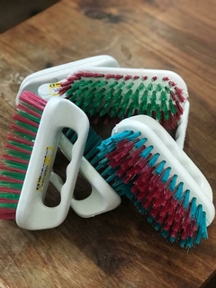 CEPILLO PLANCHITA P/ROPA MAPUCHE
