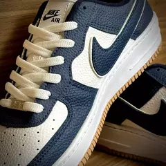 Nike Air Force 1 College Pack na internet