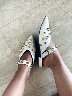 Mule Bico Fino Esferas - loja online