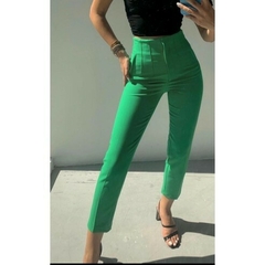PANTALON DE VESTIR CON PINZAS - comprar online