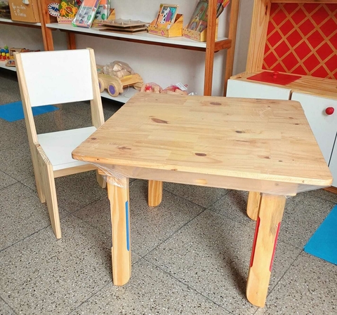 Mesa Cuadrada con Silla - comprar online