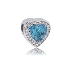 Charm corazón azul cielo