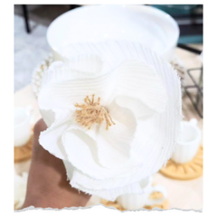 FLOR DE TELA BLANCA