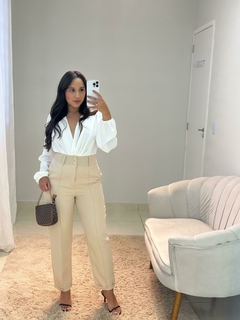 Calça Clara na internet