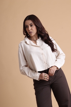 Camisa Cropped Samara na internet