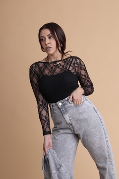 Blusa em Renda na internet