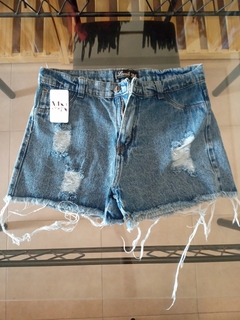 shorts de jean con rotura - indumentaria MyN