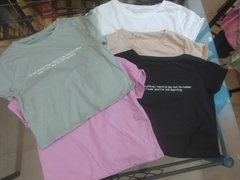 remeras cortas básicas con frase