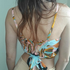 tops floreados