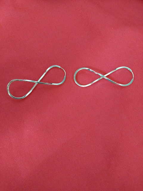 Argola infinito em prata 925