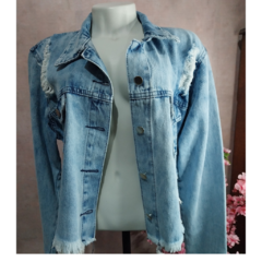Jaqueta Jeans Feminina Customizada Cropped Destroyed Asa de Anjo Preta - comprar online