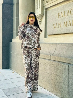 Buzo Sharon sublimado flores en internet