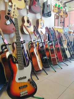 BAJO ELECTRICO MCCARTNEY SUNBURST JAZZ BASS