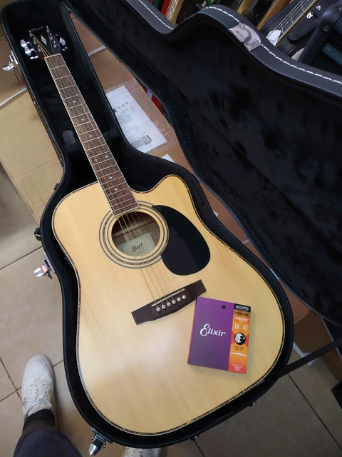 CORT ELECTROACUSTICA CON ESTUCHE RIGIDO