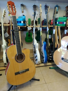 GUITARRA DEVISER L330N CLASICA ELECTROACUSTICA CON AFINADOR