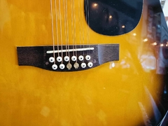 DOCEROLA SEGOVIA ELECTROACUSTICA CON BRIDGE DR Y CUERDAS PARES SUNBURST - ROBERTMAN MUSIC