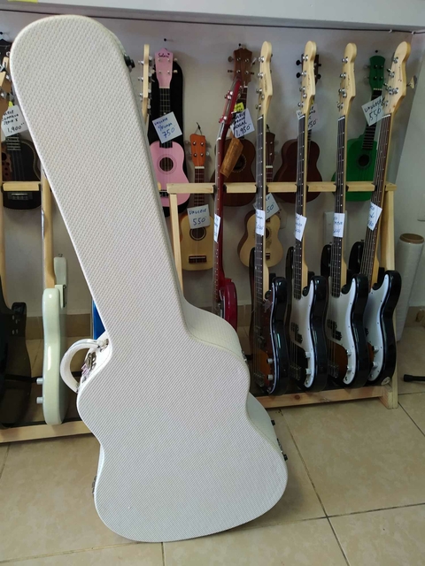 ESTUCHE RIGIDO PARA GUITARRA DE 6 O 12 CUERDAS BLANCO