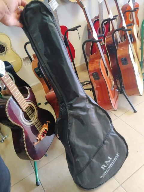 FUNDA ACOGINADA E IMPERMEABLE PARA GUITARRA DE 6 O 12 CUERDAS