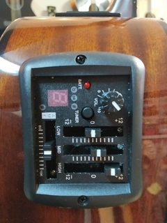 GUITARRA MCCARTNEY ELECTROACÚSTICA TEXANA F600 CON AFINADOR - ROBERTMAN MUSIC