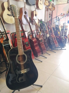 DOCEROLA SEGOVIA SGC12 NEGRA CON BRIDGE DR. Y CUERDAS PARES