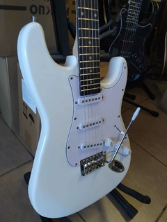 GUITARRA ELECTRICA STRATO GILMORE BLANCA en internet