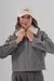 Campera de paño con cierre y broches en puño, cuello de piel