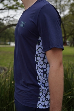 Camiseta Azul Marinho com Estampa - comprar online