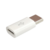 Convertidor de Micro USB Hembra a USB Tipo C Macho en color blanco, con diseño compacto.