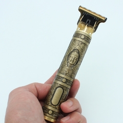 Máquina de cortar cabelo e barba na internet