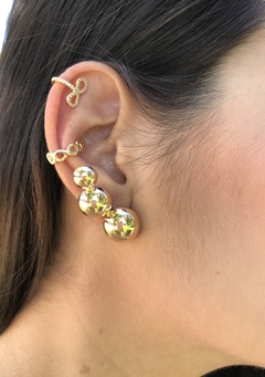 Piercing fake infinito na internet