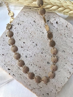 Choker moedinhas texturizadas