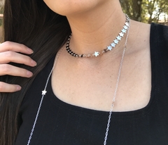 Colar longo com estrelinhas na internet