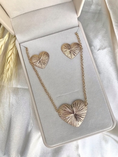 Conjunto de colar e brinco de coração