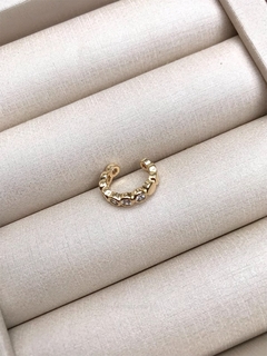 Piercing fake zircônias redondas na internet