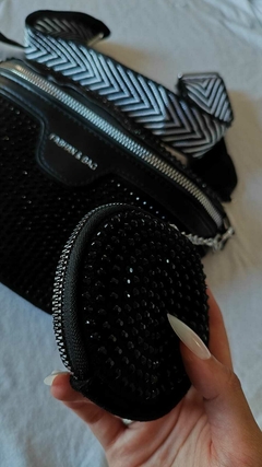 018 Riñonera elegante con Strass Negra. - Wakanda