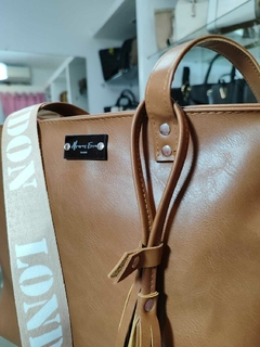 001 Cartera Marron Lisa Alvares Erre - comprar online