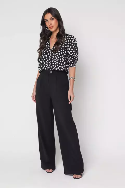 Calça alfaiataria com pregas