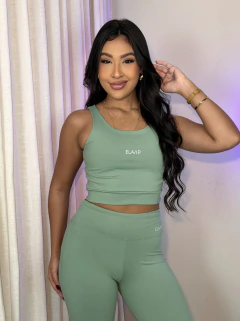 Conjunto de calça flare na internet