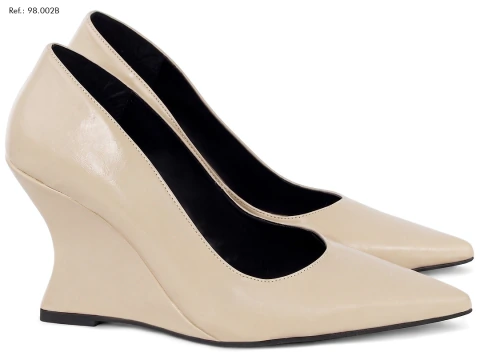 Scarpin Anabela salto geométrico