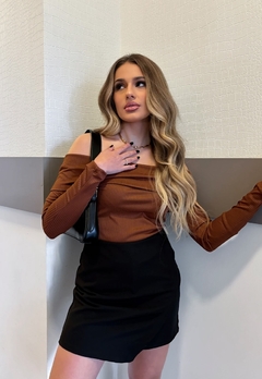 Blusa Ombro a Ombro Marrom