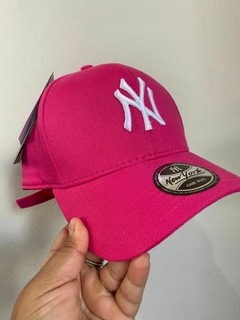 Boné New Era Rosa