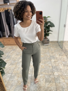 Calça Alfaiataria Reta Viscose na internet