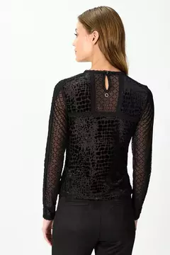 Blusa Mystic en internet